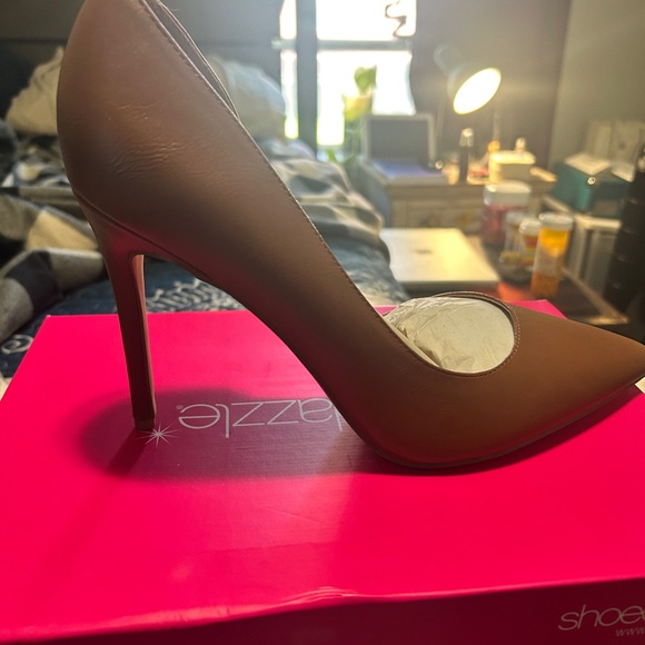 Shoe Dazzle Brown Heels - Picture 3 of 3